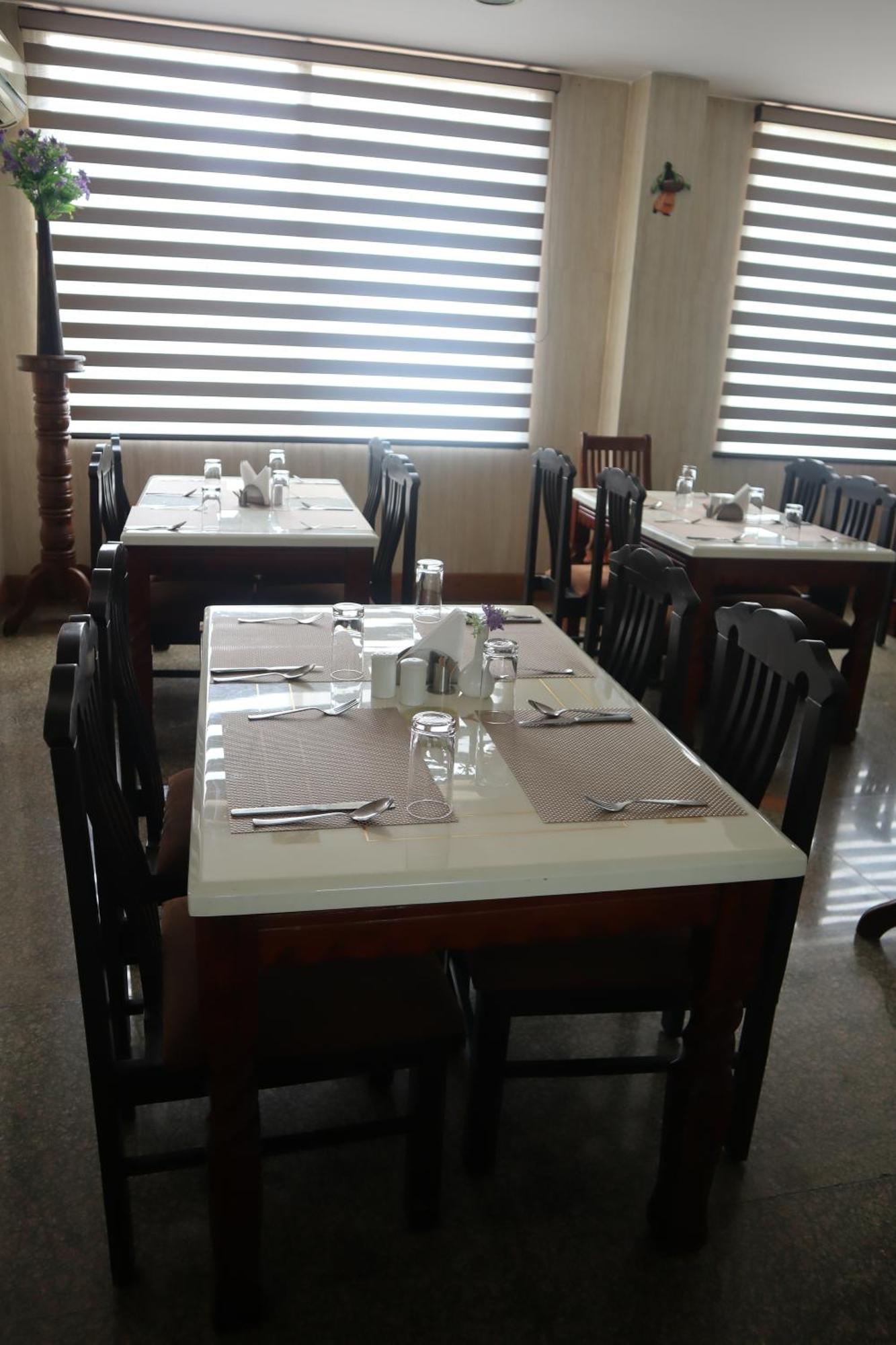 Hotel Presidency Kempegowda International Airport Бангалор Екстериор снимка