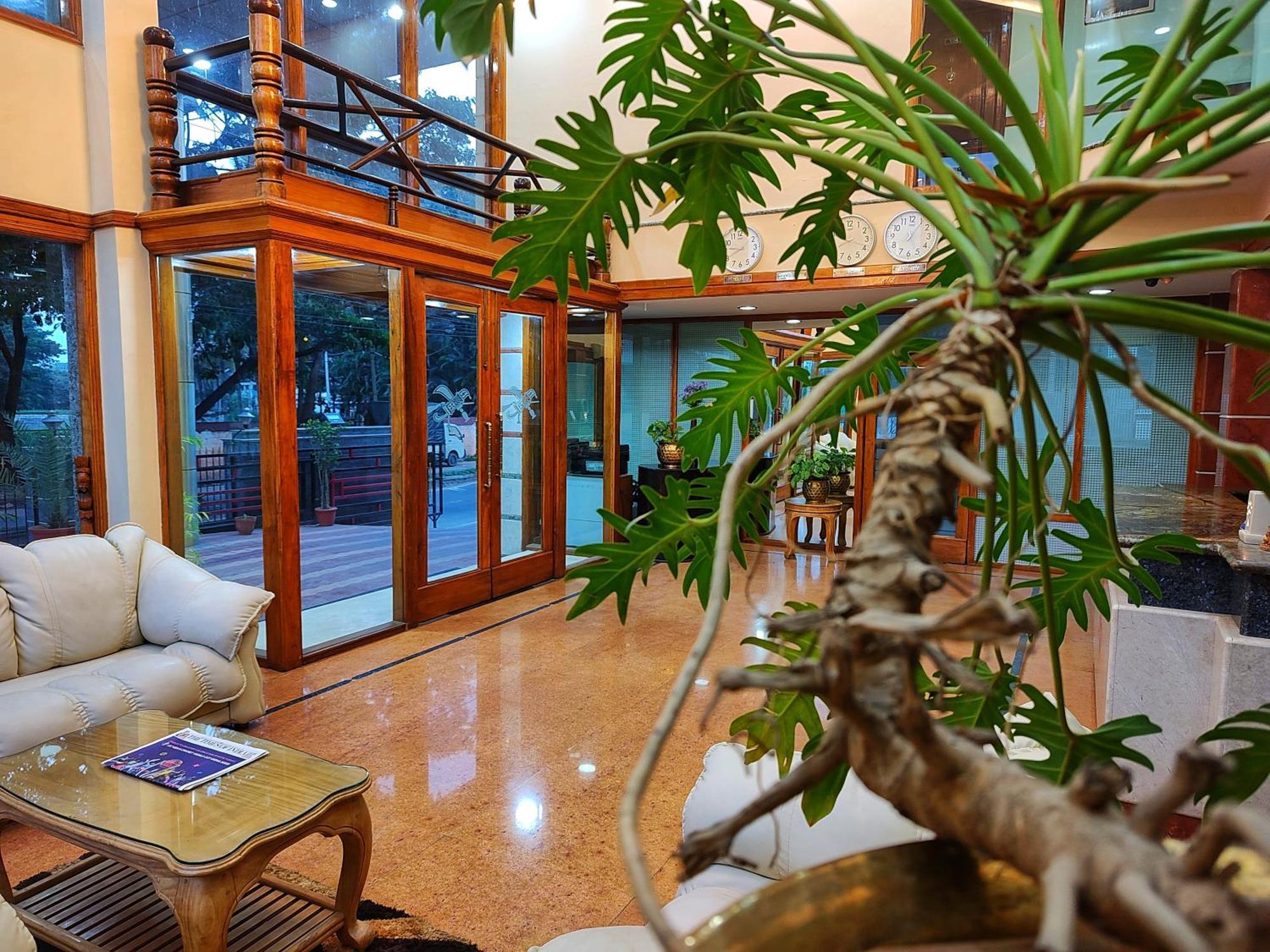 Hotel Presidency Kempegowda International Airport Бангалор Екстериор снимка