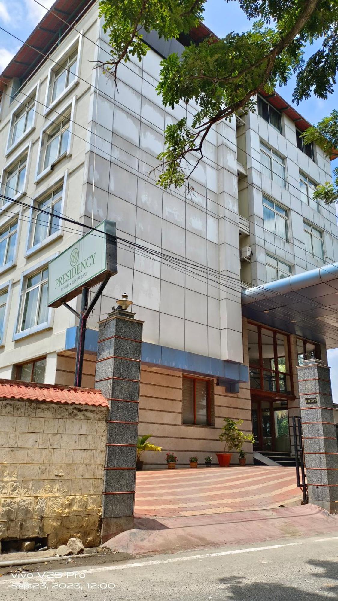 Hotel Presidency Kempegowda International Airport Бангалор Екстериор снимка