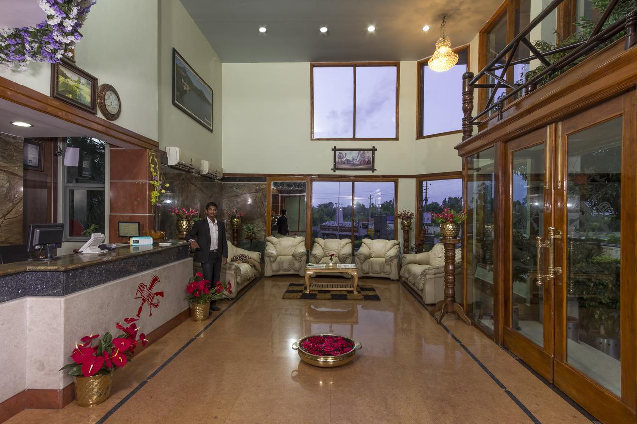 Hotel Presidency Kempegowda International Airport Бангалор Екстериор снимка