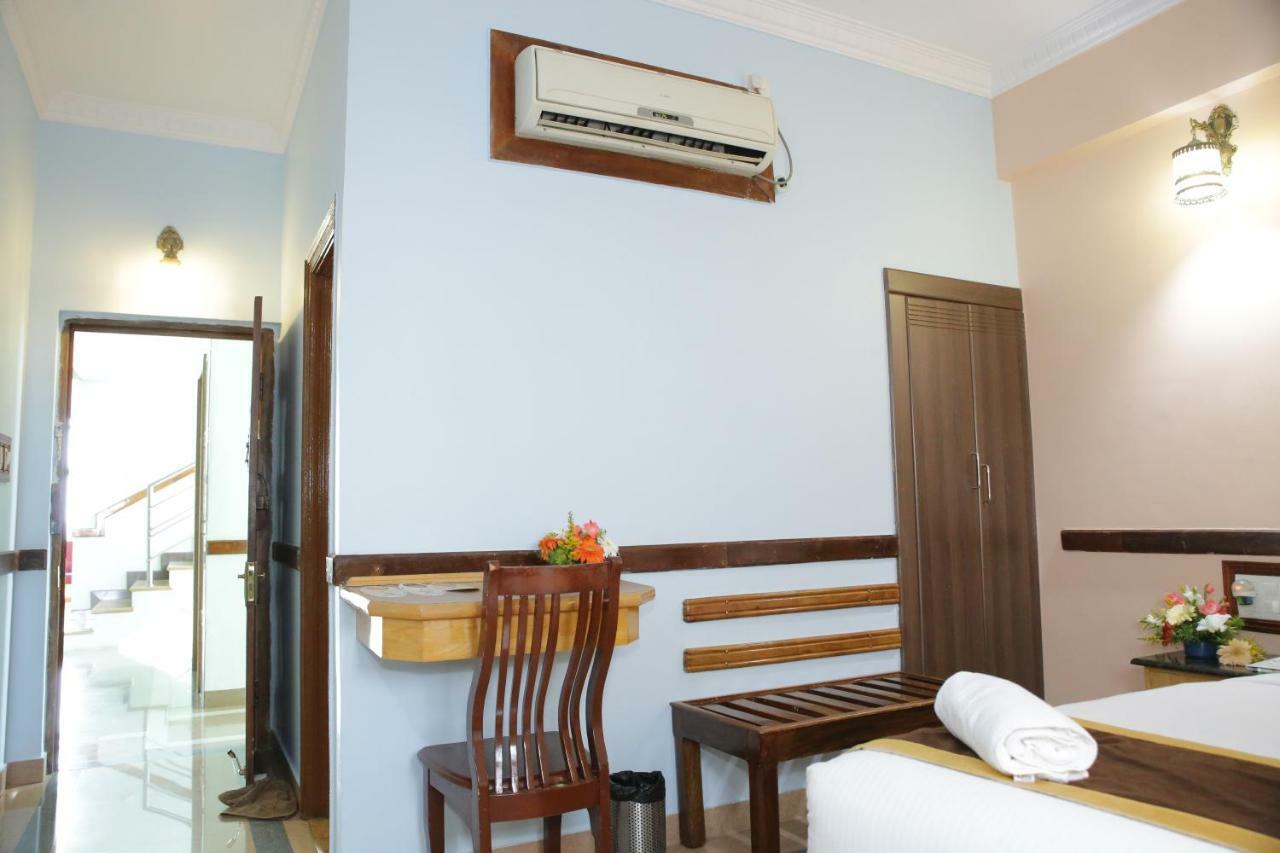 Hotel Presidency Kempegowda International Airport Бангалор Екстериор снимка